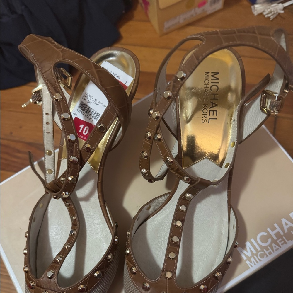 New in box Michael Kors Brown Studded Heels